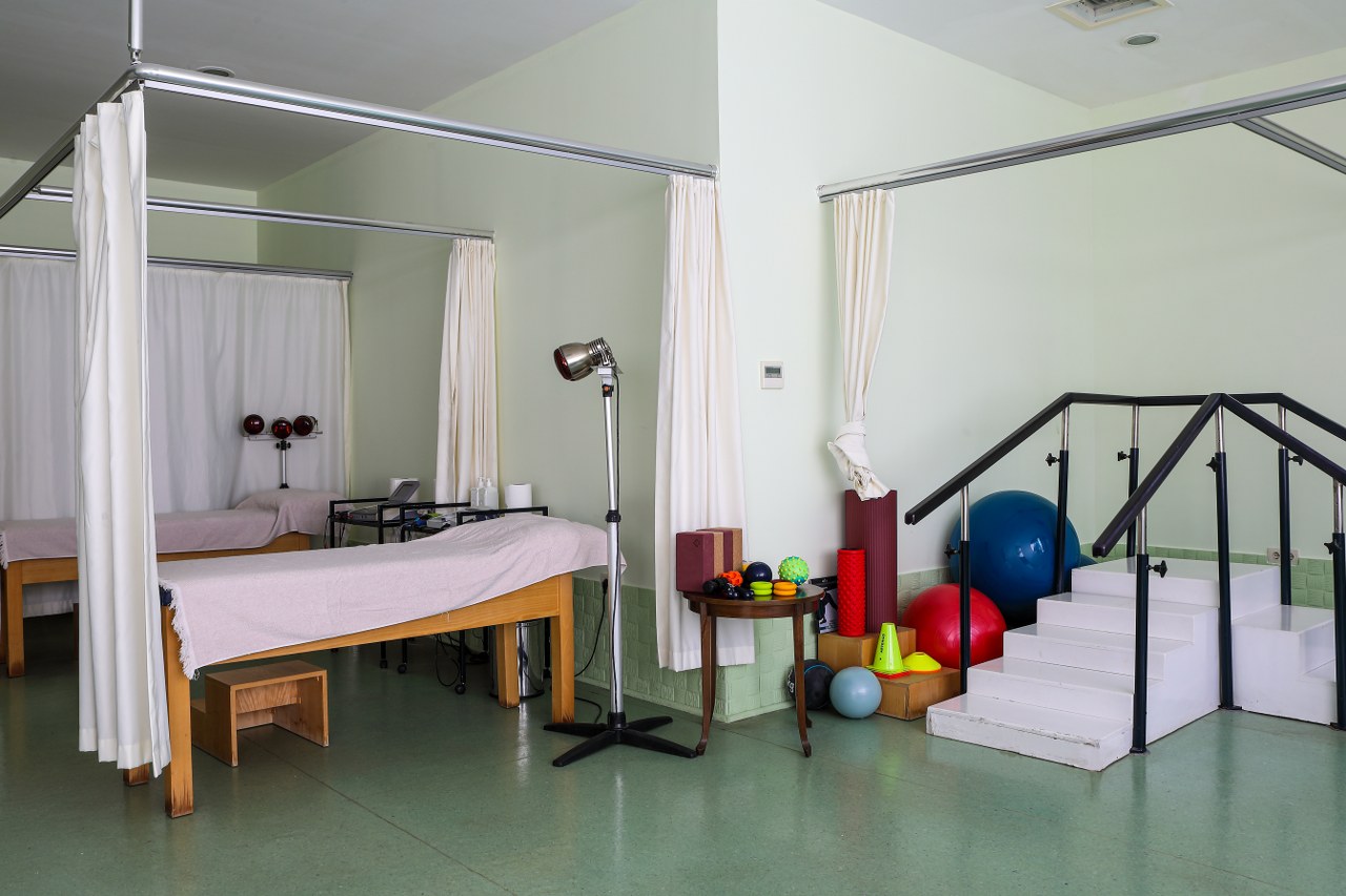 Carefree physiotherapy 4