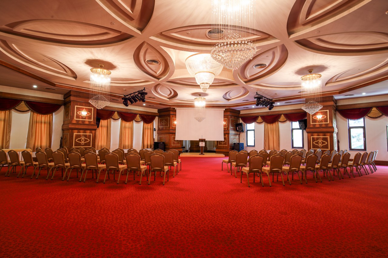 Carefree conference hall