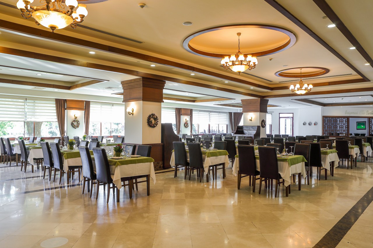 Carefree restaurant area